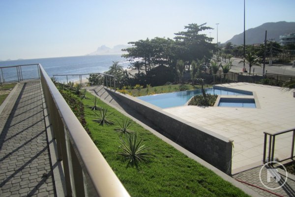 Apartamento espetacular à beira mar à venda com 3 quartos em condomínio Punta Del mar, 173 m² por R$ 1.450.000,00