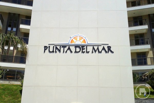 Apartamento espetacular à beira mar à venda com 3 quartos em condomínio Punta Del mar, 173 m² por R$ 1.450.000,00