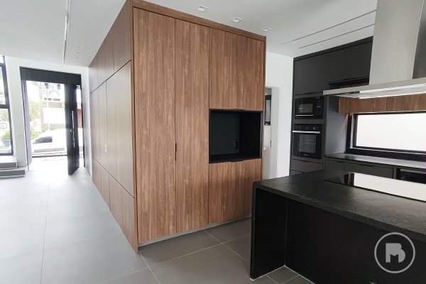 Casa de Alto Padrão com 3 quartos no Alphaville por R$ 2.400.000,00