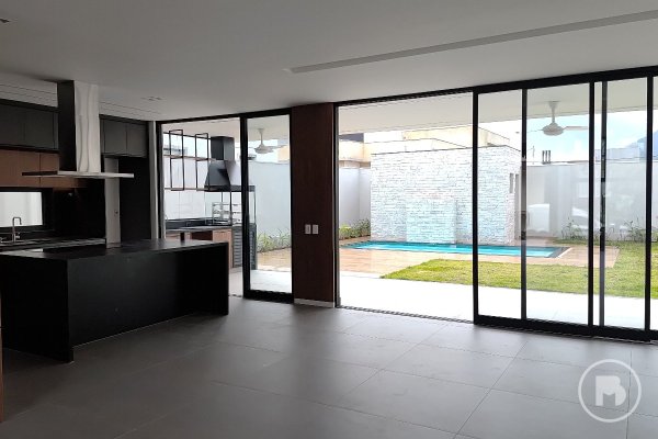 Casa de Alto Padrão com 3 quartos no Alphaville por R$ 2.400.000,00