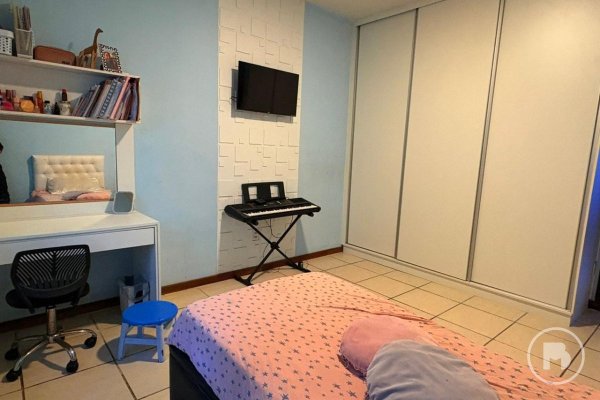 Casa 4 quartos à venda em Condomínio Pé na Areia (Recanto - Itaipuaçu), 500 m² por R$ 1.100.000